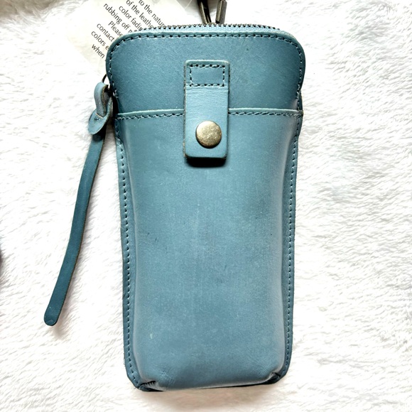 FREE PEOPLE Change Me Up Crossbody Phone & Coin Case Blue Leather Bag--N… - Picture 5 of 16